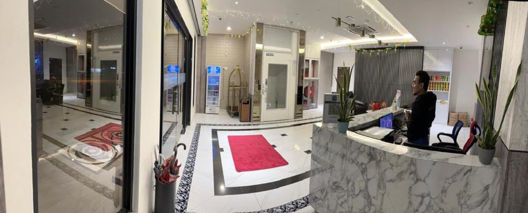 איפוה T Square Hotel מראה חיצוני תמונה